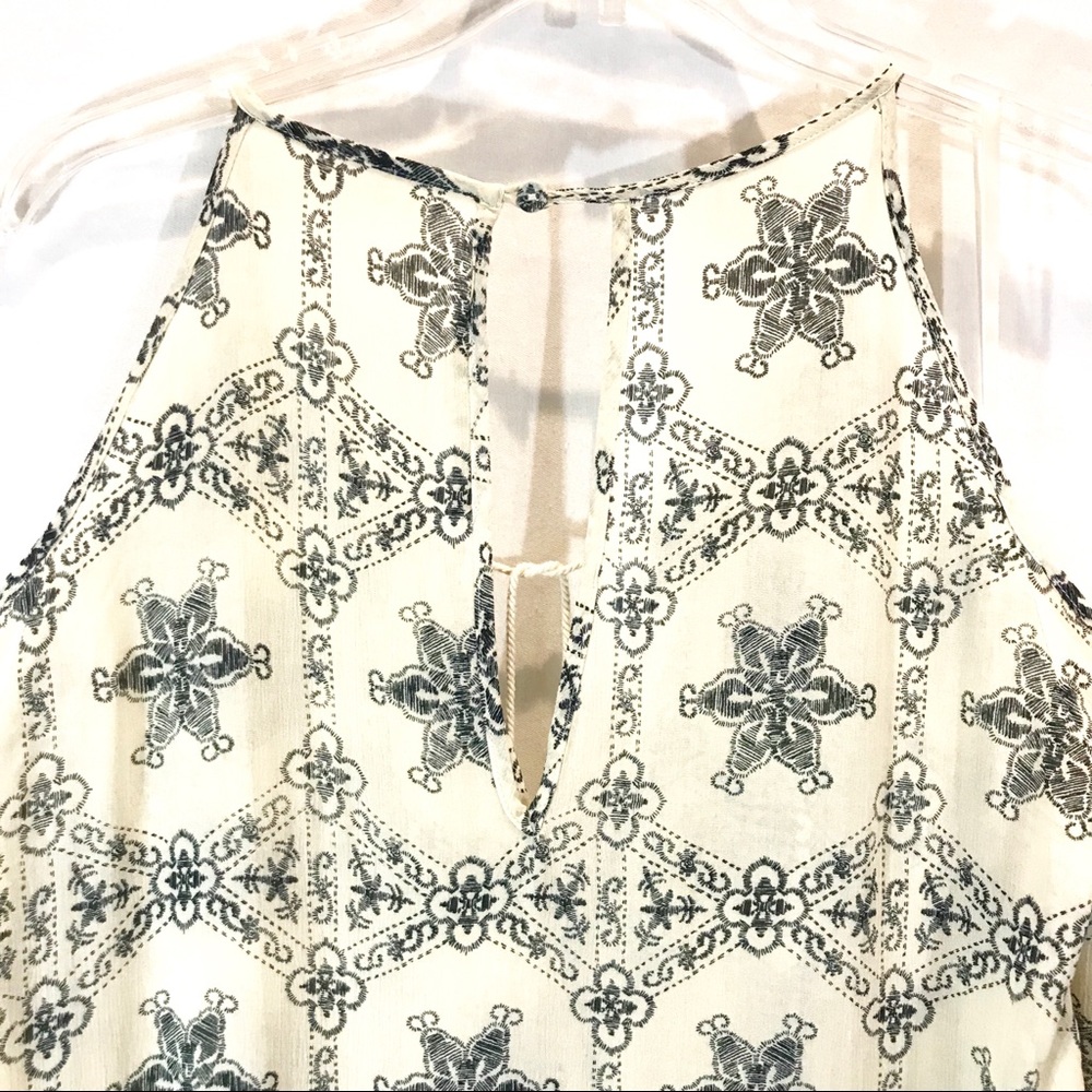 Ark & Co Open Shoulder Button Down Tassel Blouse S - Picture 6 of 6